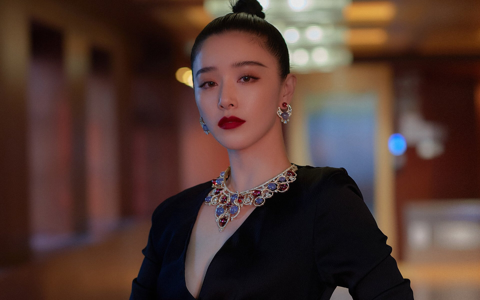 山东鲁能主场大捷，积分榜前三位置牢固，鲁能 主场