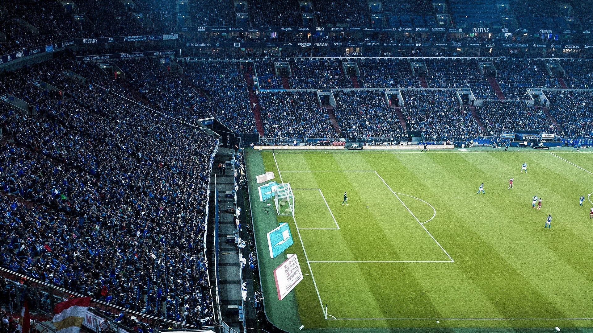 利物浦采用高压战术，逆转赢得关键比赛，利物浦的战术